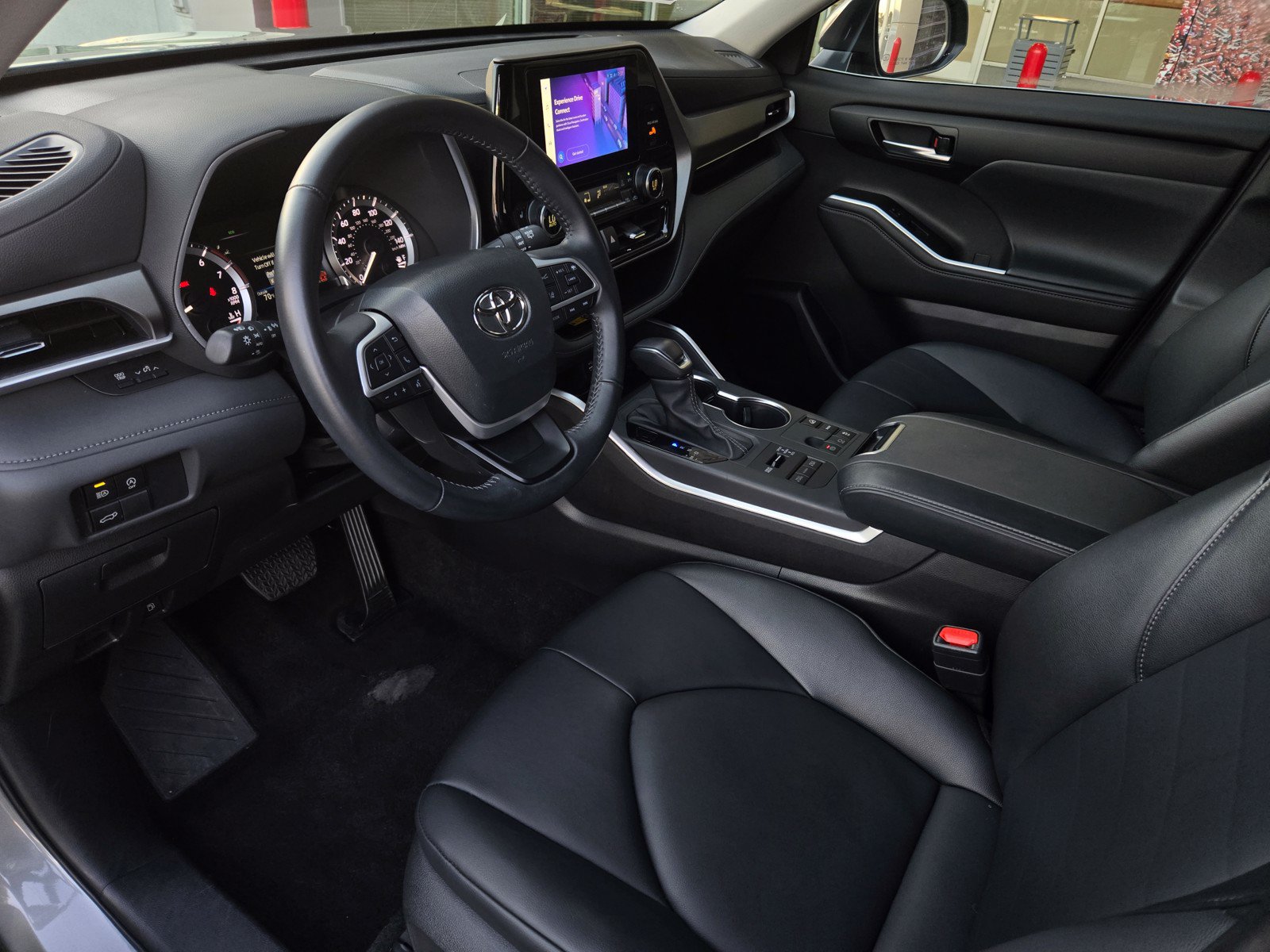 Certified 2026 Toyota Highlander XLE AWD/4WD image 8