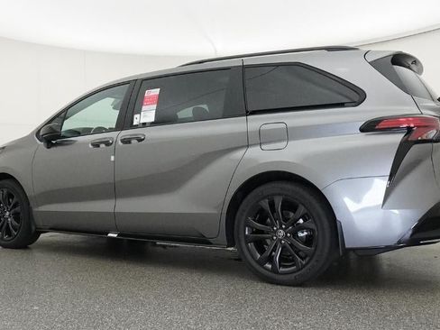 New 2026 Toyota Sienna XSE FWD image 20
