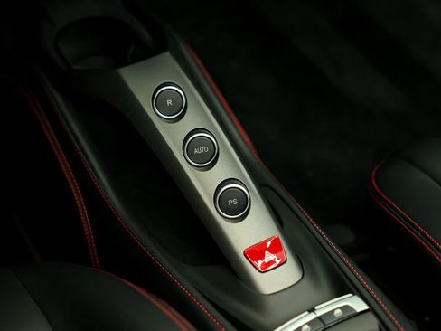 Used 2017 Ferrari 488 Spider image 28