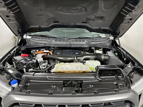 Certified 2022 Ford F150 XLT w/ Equipment Group 302A High image 29