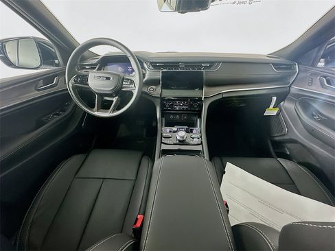 New 2025 Jeep Grand Cherokee Overland w/ Luxury Tech Group IV image 9