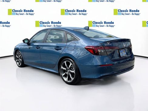 Certified 2025 Honda Civic Sport Touring image 5