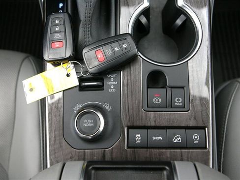 Used 2021 Toyota Highlander Platinum AWD/4WD image 27
