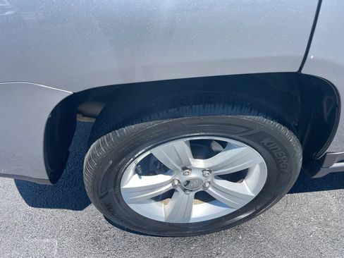 Used 2016 Jeep Compass Latitude AWD/4WD image 34