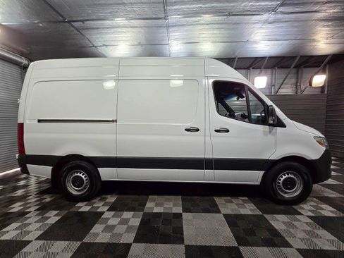 Used 2023 Mercedes-Benz Sprinter 2500 image 9
