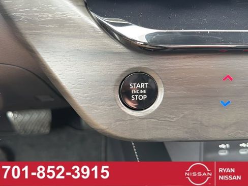 Certified 2025 Nissan Murano Platinum w/ Cargo Package AWD/4WD image 24