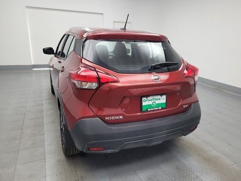 Used 2018 Nissan Kicks SV image 6