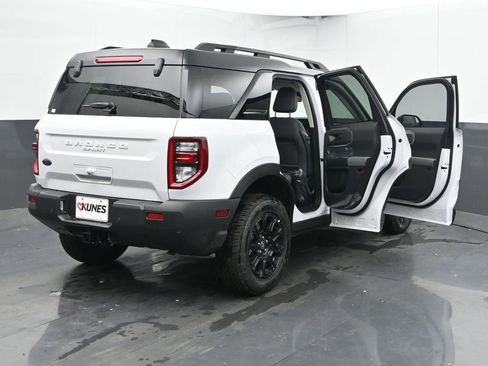 New 2025 Ford Bronco Sport Badlands image 48