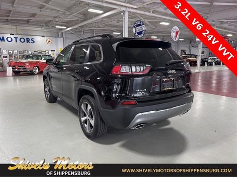 Used 2022 Jeep Cherokee Limited image 3