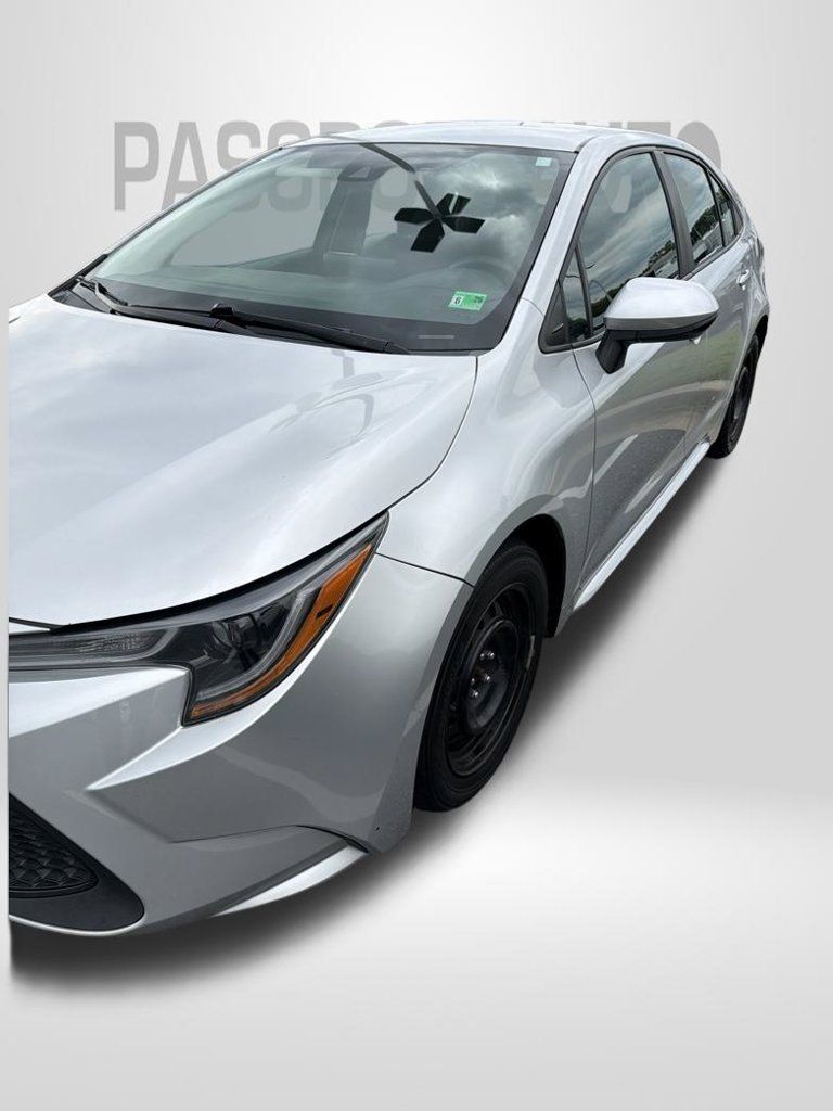 Used 2022 Toyota Corolla LE FWD image 1