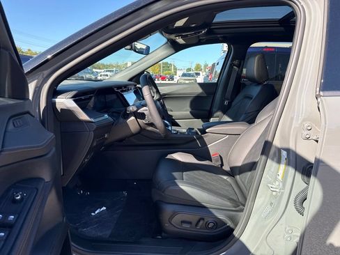 New 2026 Jeep Cherokee Overland AWD/4WD image 17