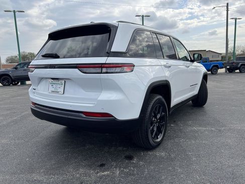 New 2026 Jeep Grand Cherokee Altitude AWD/4WD image 4