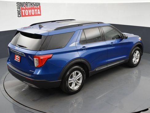 Used 2022 Ford Explorer XLT w/ Equipment Group 202A AWD/4WD image 28