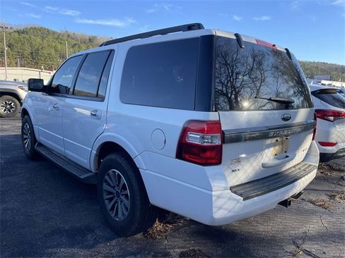 Used 2017 Ford Expedition XLT image 4
