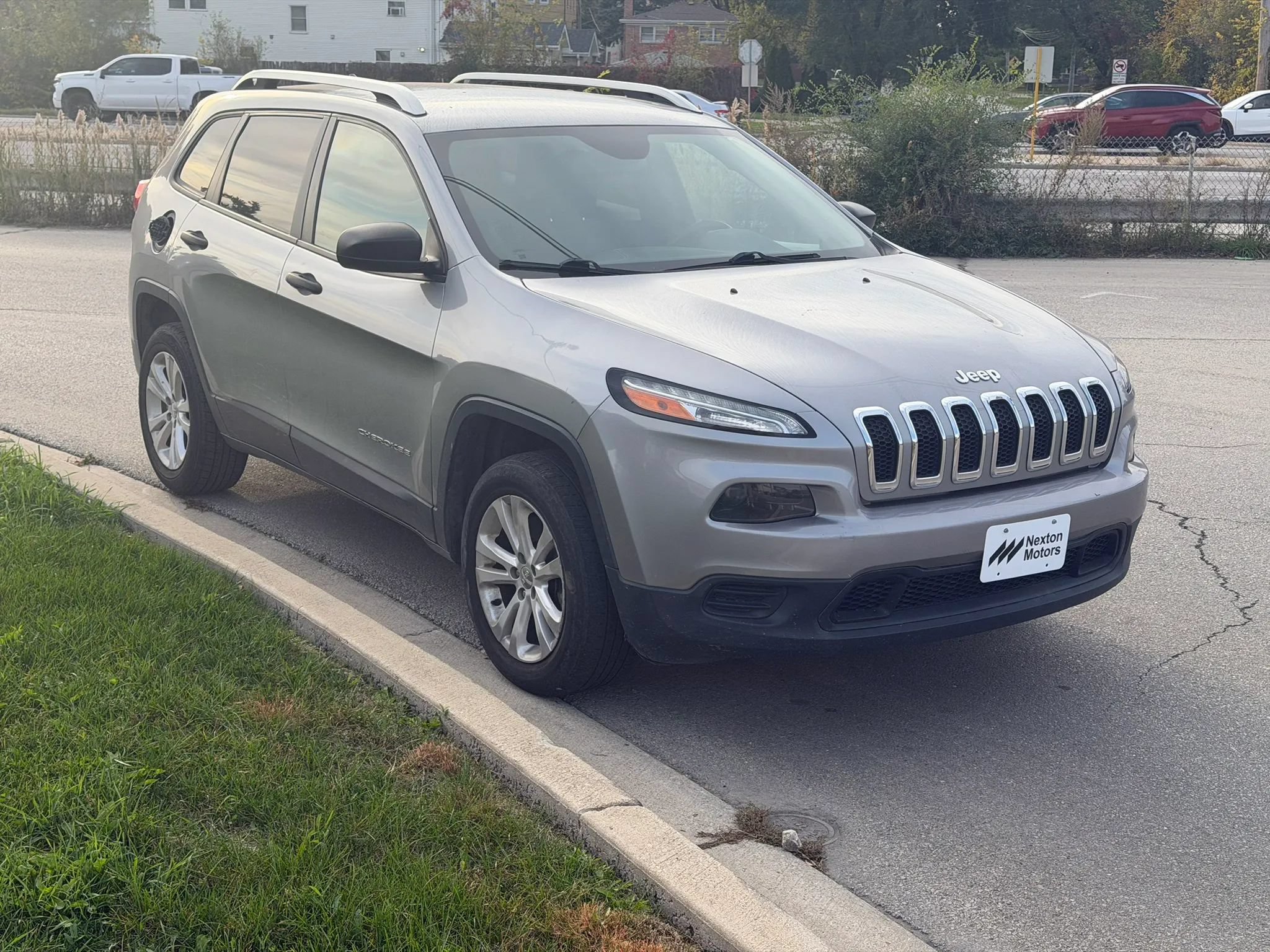 Used 2015 Jeep Cherokee Sport FWD image 7