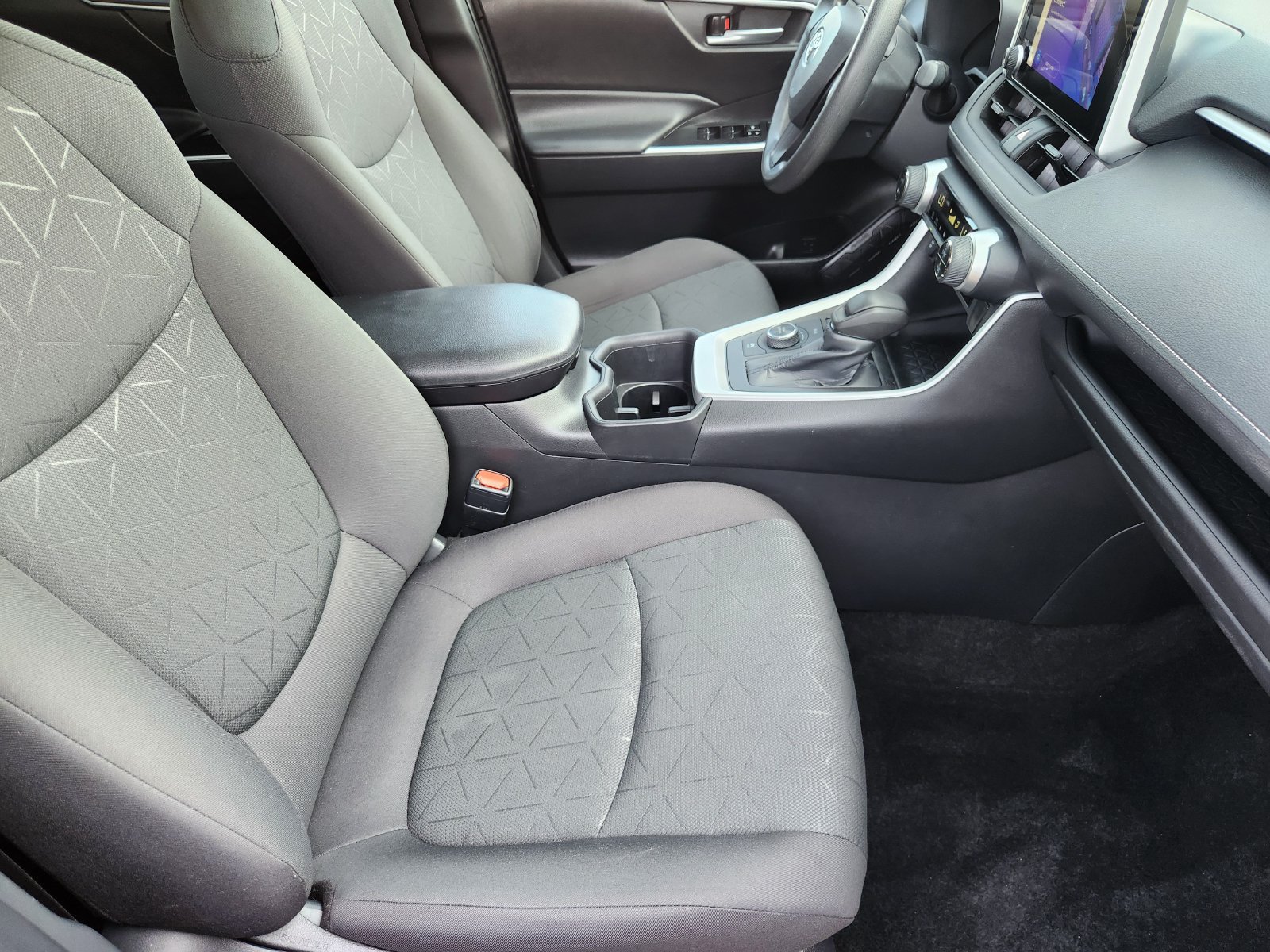 Used 2024 Toyota RAV4 XLE w/ Convenience Package AWD/4WD image 18