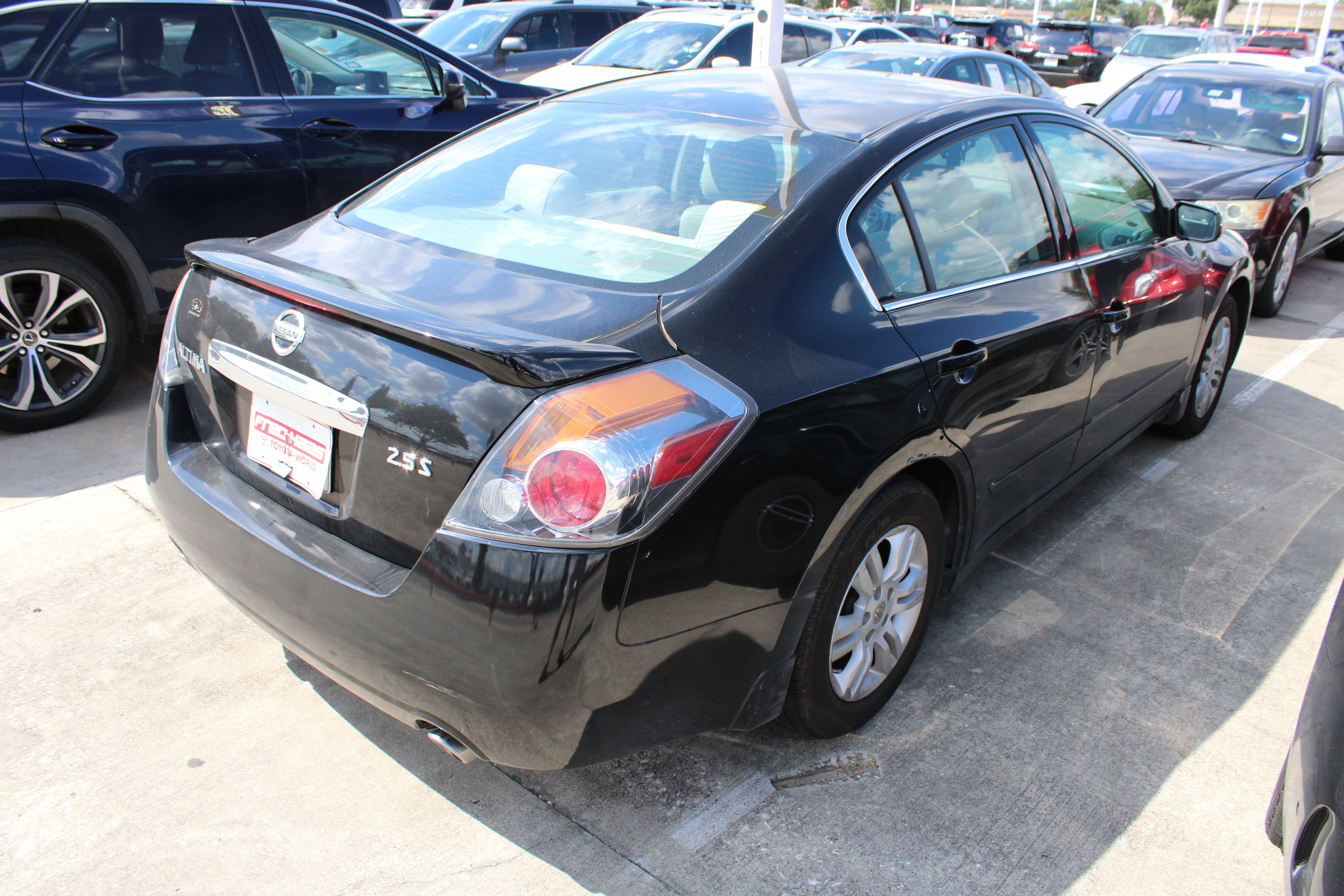 Used 2012 Nissan Altima 2.5 S w/ 20th Anniversary Pkg FWD image 11