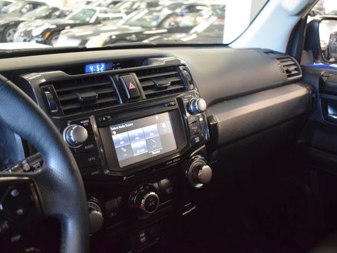 Used 2018 Toyota 4Runner TRD Off-Road Premium image 81