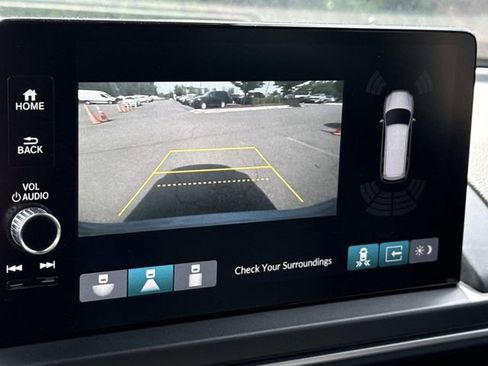 Used 2025 Honda Pilot Touring image 21