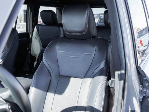 Used 2024 Lexus GX 550 w/ Cold Area Package image 16