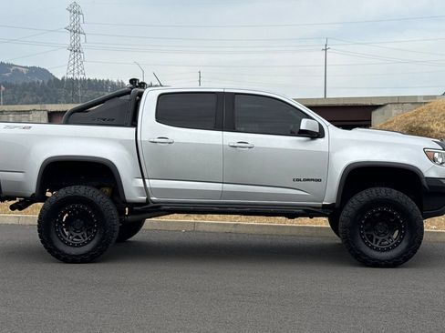 Used 2018 Chevrolet Colorado ZR2 w/ ZR2 Dusk Special Edition AWD/4WD image 2
