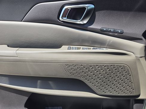 New 2026 Kia Carnival EX FWD image 16