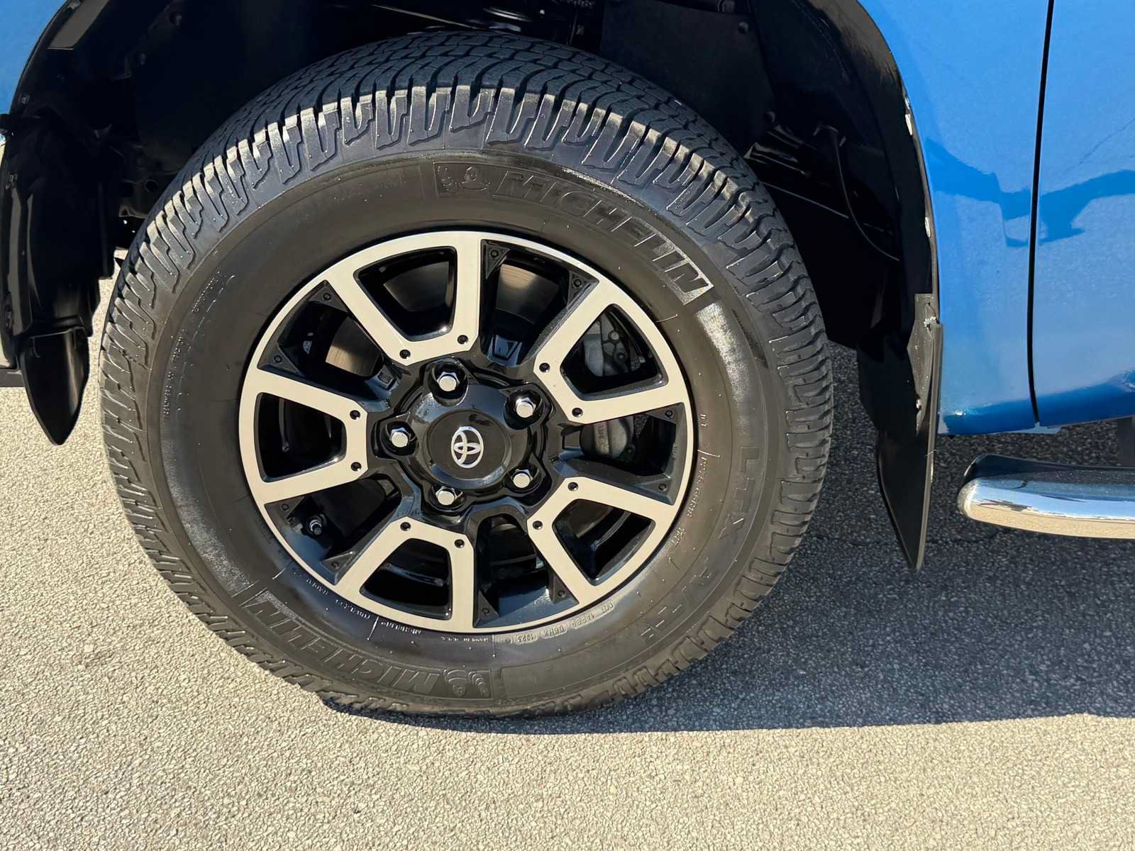 Used 2018 Toyota Tundra Limited w/ Limited Premium Package AWD/4WD image 35
