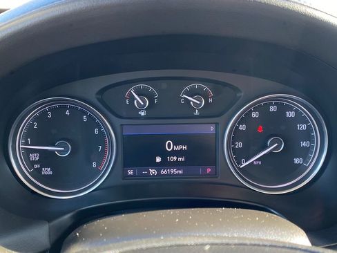 Used 2021 Buick Enclave Essence image 25