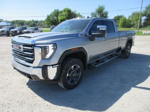 New 2026 GMC Sierra 3500 SLT w/ SLT Premium Package AWD/4WD image 11