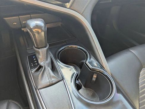 Used 2020 Toyota Camry SE image 15