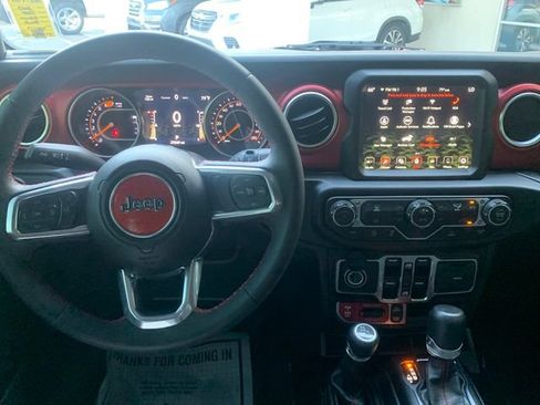 Used 2023 Jeep Wrangler Unlimited Rubicon AWD/4WD image 14