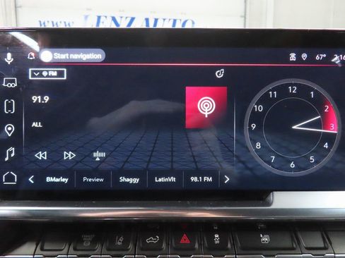 Used 2025 GMC Sierra 2500 SLT w/ SLT Convenience Package image 16