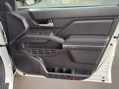 Used 2025 Toyota Tacoma TRD Off-Road AWD/4WD image 19