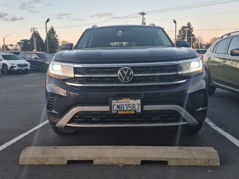 Used 2023 Volkswagen Atlas SE w/ Panoramic Sunroof Package image 2
