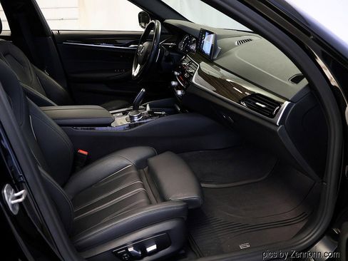 Used 2018 BMW 540i xDrive image 33