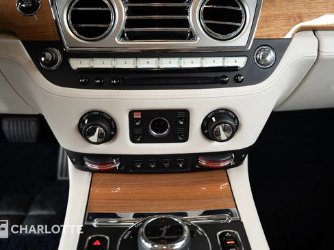 Used 2019 Rolls-Royce Wraith image 26