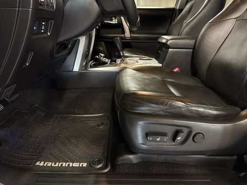 Used 2014 Toyota 4Runner Limited image 24