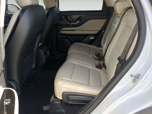 New 2026 Lincoln Corsair Premiere FWD image 21