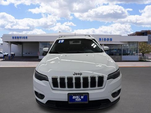 Used 2019 Jeep Cherokee Latitude w/ Cold Weather Group AWD/4WD image 8