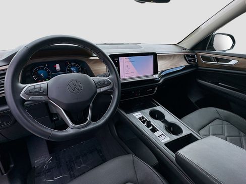 Used 2024 Volkswagen Atlas SE image 9