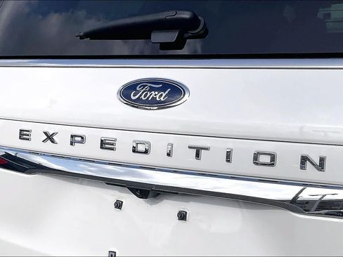 Used 2024 Ford Expedition Limited RWD image 28
