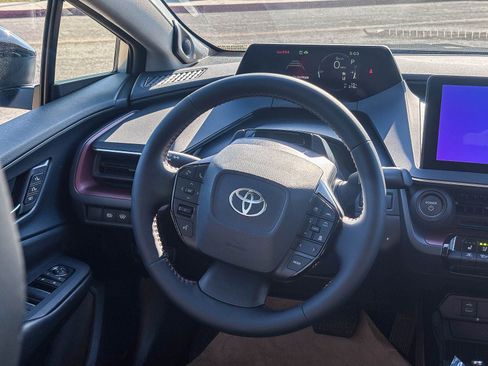 New 2026 Toyota Prius Plug-In Hybrid FWD image 18
