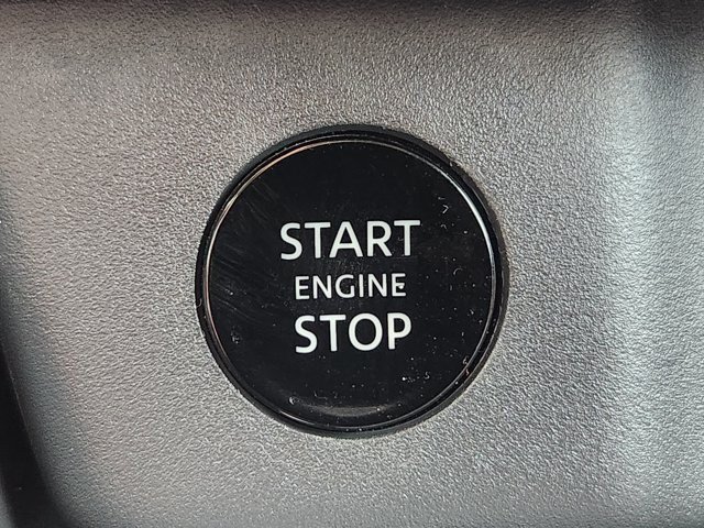 Used 2025 Nissan Rogue SV w/ SV Premium Package FWD image 19