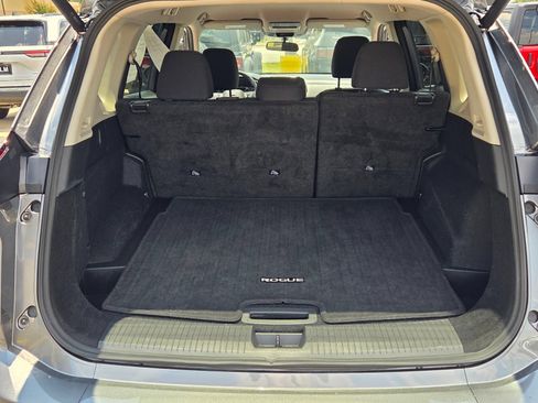 Used 2025 Nissan Rogue SV FWD image 11