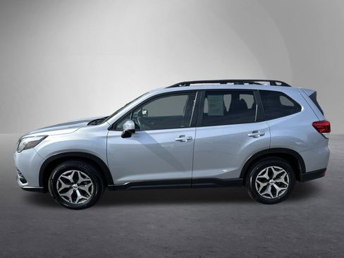 Used 2023 Subaru Forester Premium image 7