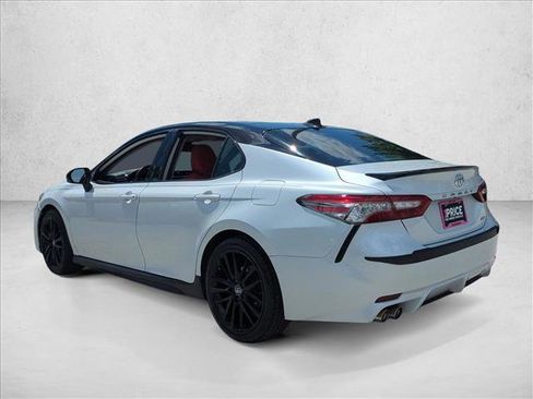 Used 2019 Toyota Camry XSE FWD image 8