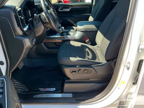 Used 2025 Chevrolet Silverado 1500 LT image 18