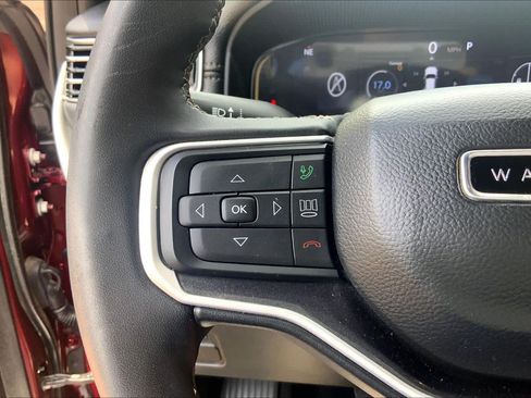 Used 2022 Jeep Wagoneer Series I AWD/4WD image 23