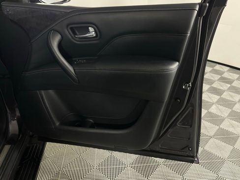 Used 2024 INFINITI QX80 Luxe image 32