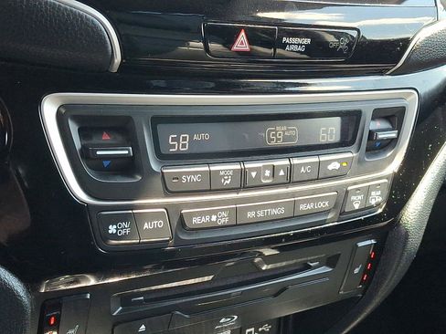 Used 2021 Honda Pilot Touring image 19